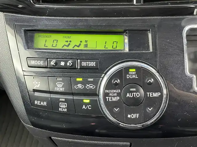 トヨタ エスティマ アエラス プレミアムエディション 群馬県 2015(平27)年 6.5万km グレイッシュブルーマイカメタリック 純正８型ナビ　純正１１型後席モニター　Ｂカメラ　クルコン　両側パワスラ　コーナーセンサー　ビルトインＥＴＣ　ドラレコ　ＨＩＤ　フォグライト　ＰＷシート　Ｐスタート　スマートキー　スペアキー　純正アルミ