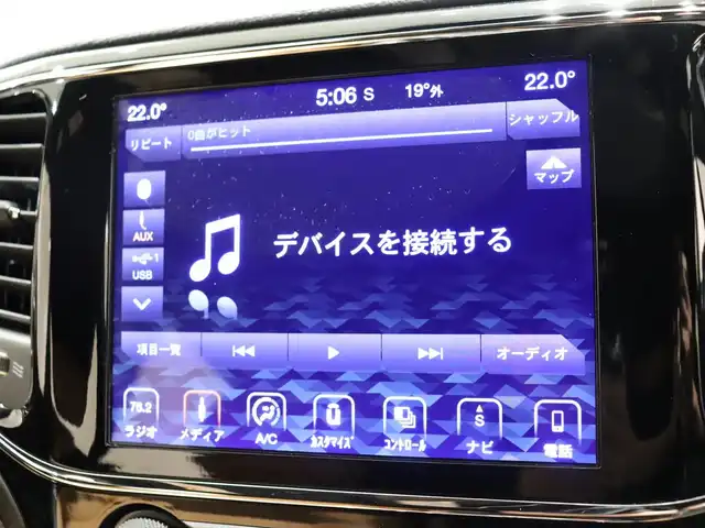 クライスラー・ジープ ジープ グランドチェロキー ラレード 静岡県 2019(令1)年 7万km 白 純正ナビ　/バックカメラ　/クルーズコントロール　/ＨＩＤ　/ＥＴＣ　/革調シートカバー　/ＬＫＡ　/ＢＳＭ　/スマートキー　/パドルシフト　/アイドリングストップ　/社外ドライブレコーダー　/純正１８ＡＷ
