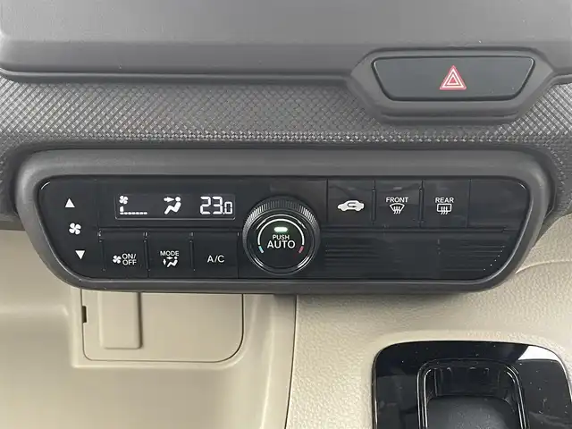 ホンダ Ｎ ＢＯＸ G ホンダセンシング 愛知県 2018(平30)年 0.6万km モーニングミストブルーM 個人向けリースアップ車両/ワンオーナー/KENWOOD製SDメモリーナビ/バックカメラ/ワンセグTV/CD再生/ETC(新セキュリティ対応)/Bluetooth/USB/AUX接続/レーダークルーズコントロール/両側スライドドア/社外製フロアマット/LEDヘッドライト/横滑り防止装置/衝突軽減ブレーキ/レーンキープアシスト/電動格納ミラー/スマートキー/プッシュスタート