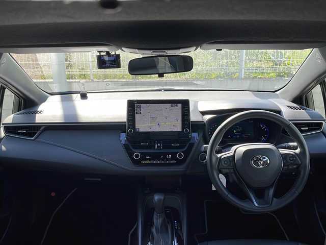 トヨタ カローラツーリング ダブルバイビー 兵庫県 2022(令4)年 1万km プラチナホワイトパールマイカ 保証書・取説・有/純正メモリーナビ・BT・FM・AM/バックカメラ/ETC2.0/前後ドライブレコーダー/追尾機能付きクルーズコントロール/車線逸脱防止支援システム/衝突被害軽減ブレーキ/パーキングブレーキサポート/クリアランスソナー/リアトラフィックアラート/ロードサインアシスト/ハンドルヒーター/シートヒーター/ブレーキホールド/電動パーキングブレーキ/ブラインドスポットミラー/プッシュスタート/スマートキー×2/純正フロアマット/純正ドアバイザー