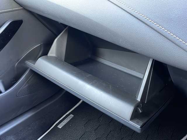 トヨタ カローラツーリング ダブルバイビー 兵庫県 2022(令4)年 1万km プラチナホワイトパールマイカ 保証書・取説・有/純正メモリーナビ・BT・FM・AM/バックカメラ/ETC2.0/前後ドライブレコーダー/追尾機能付きクルーズコントロール/車線逸脱防止支援システム/衝突被害軽減ブレーキ/パーキングブレーキサポート/クリアランスソナー/リアトラフィックアラート/ロードサインアシスト/ハンドルヒーター/シートヒーター/ブレーキホールド/電動パーキングブレーキ/ブラインドスポットミラー/プッシュスタート/スマートキー×2/純正フロアマット/純正ドアバイザー