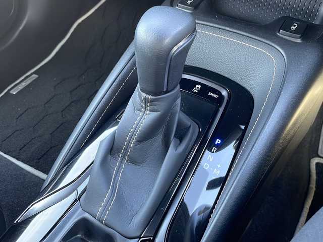 トヨタ カローラツーリング ダブルバイビー 兵庫県 2022(令4)年 1万km プラチナホワイトパールマイカ 保証書・取説・有/純正メモリーナビ・BT・FM・AM/バックカメラ/ETC2.0/前後ドライブレコーダー/追尾機能付きクルーズコントロール/車線逸脱防止支援システム/衝突被害軽減ブレーキ/パーキングブレーキサポート/クリアランスソナー/リアトラフィックアラート/ロードサインアシスト/ハンドルヒーター/シートヒーター/ブレーキホールド/電動パーキングブレーキ/ブラインドスポットミラー/プッシュスタート/スマートキー×2/純正フロアマット/純正ドアバイザー