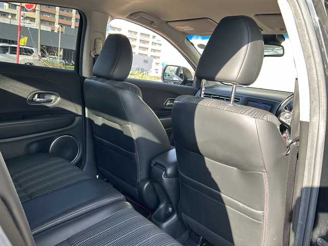 ホンダ ヴェゼル ハイブリッド Z ホンダセンシング 静岡県 2018(平30)年 7.2万km クリスタルブラックパール 社外ナビ（AM FM DTV Bluetooth SD DVD フルセグ USB ipod）/バックカメラ/アダプティブクルーズコントロール/ハーフレザーシート/シートヒーターD＋N席/チップアップシート/ドライブレコーダー/ヒーテッドドアミラー/ステアリングリモコンアダプター/ブレーキホールド/ETC/純正アルミホイール/社外フロアマット/LEDヘッドライト/フォグランプ/Wエアバッグ/カーテンエアバッグ/スマートキー/スペアキー×１/取扱説明書/保証書