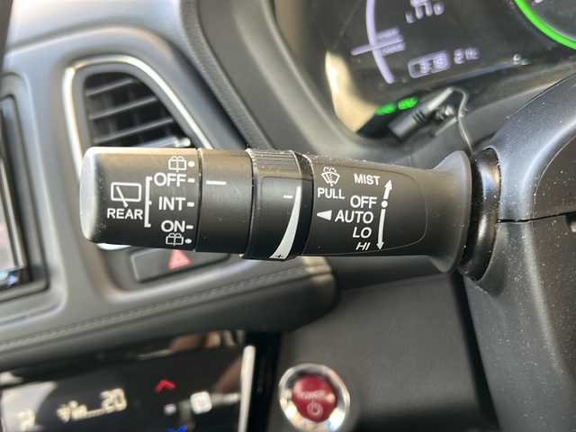 ホンダ ヴェゼル ハイブリッド Z ホンダセンシング 静岡県 2018(平30)年 7.2万km クリスタルブラックパール 社外ナビ（AM FM DTV Bluetooth SD DVD フルセグ USB ipod）/バックカメラ/アダプティブクルーズコントロール/ハーフレザーシート/シートヒーターD＋N席/チップアップシート/ドライブレコーダー/ヒーテッドドアミラー/ステアリングリモコンアダプター/ブレーキホールド/ETC/純正アルミホイール/社外フロアマット/LEDヘッドライト/フォグランプ/Wエアバッグ/カーテンエアバッグ/スマートキー/スペアキー×１/取扱説明書/保証書