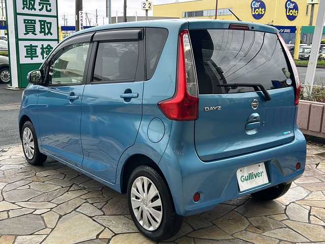 日産 デイズ X 静岡県 2014(平26)年 9.3万km シリカグリーン 純正SDナビ/・CD/・DVD/・AM/・FM/主要装備/・全方位カメラ/・スマートキー/・プッシュスタート/・ETC/・純正フロアマット/・ペンチシート/・盗難防止装置/・ドアバイザー/・オートエアコン/・Wエアバック/・パワーウィンドウ