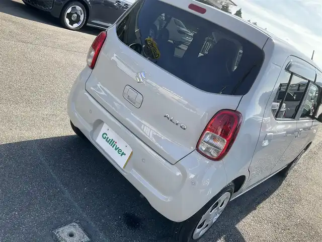 スズキ アルト L 滋賀県 2022(令4)年 1.4万km ソフトベージュメタリック ワンオーナー/車検9年8月まで/スズキセーフティサポート/アップグレードパッケージ/LEDヘッドライト/前席シートヒーター/オートエアコン/クラリオンCD/USBプレーヤー/ブラックドアミラー/リモコンキー/純正フロアマット/スペアキー有り/取扱説明書/保証書