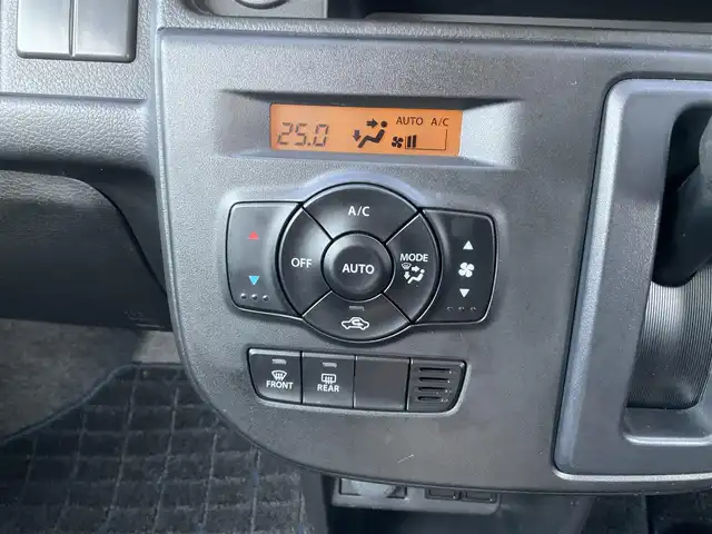 スズキ アルト L 滋賀県 2022(令4)年 1.4万km ソフトベージュメタリック ワンオーナー/車検9年8月まで/スズキセーフティサポート/アップグレードパッケージ/LEDヘッドライト/前席シートヒーター/オートエアコン/クラリオンCD/USBプレーヤー/ブラックドアミラー/リモコンキー/純正フロアマット/スペアキー有り/取扱説明書/保証書