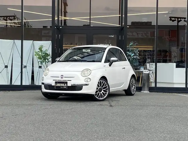 フィアット ５００ 1．2 ポップ 福岡県 2010(平22)年 8.4万km ボサノバホワイト ・社外ETC/・純正17AW/・保証書/・取扱説明書/・ハロゲンランプ/・リモコンキー/・MP3/・CDプレイヤー/・MTモード付AT/・シートカバー