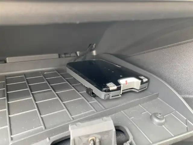 フィアット ５００ 1．2 ポップ 福岡県 2010(平22)年 8.4万km ボサノバホワイト ・社外ETC/・純正17AW/・保証書/・取扱説明書/・ハロゲンランプ/・リモコンキー/・MP3/・CDプレイヤー/・MTモード付AT/・シートカバー