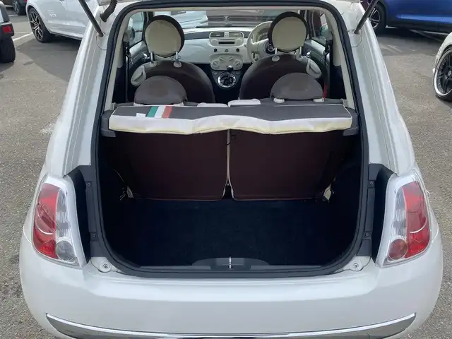 フィアット ５００ 1．2 ポップ 福岡県 2010(平22)年 8.4万km ボサノバホワイト ・社外ETC/・純正17AW/・保証書/・取扱説明書/・ハロゲンランプ/・リモコンキー/・MP3/・CDプレイヤー/・MTモード付AT/・シートカバー