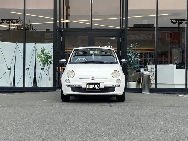 フィアット ５００ 1．2 ポップ 福岡県 2010(平22)年 8.4万km ボサノバホワイト ・社外ETC/・純正17AW/・保証書/・取扱説明書/・ハロゲンランプ/・リモコンキー/・MP3/・CDプレイヤー/・MTモード付AT/・シートカバー