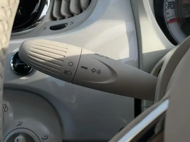 フィアット ５００ ツインエア ポップ 東京都 2016(平28)年 1.3万km 白 社外ナビ（カロッツェリア）　AVIC-RZ33/バックカメラ/ドライブレコーダー/横滑り防止装置/純正フロアマット/USB入力端子