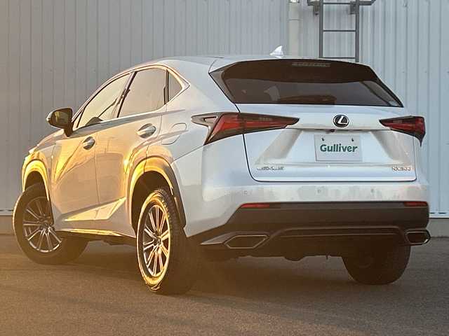 レクサス ＮＸ 愛媛県 2019(平31)年 6.9万km ソニッククォーツ 純正ナビ/ブラインドスポットモニター/バックカメラ/衝突軽減システム/シートヒーター/ビルトインETC/コーナーセンサー前後/合皮シート/クルーズコントロール追従あり/ドライブレコーダー前後/レーンキープアシスト/オートハイビーム/フォグランプ/パドルシフト/スマートキー/横滑り防止装置/純正フロアマット/純正17AW