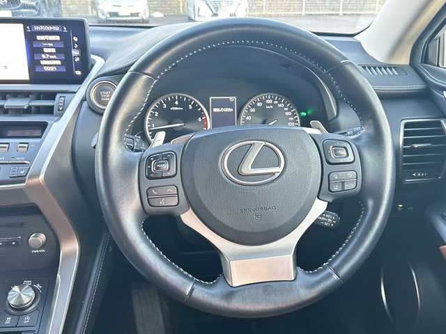 レクサス ＮＸ 愛媛県 2019(平31)年 6.9万km ソニッククォーツ 純正ナビ/ブラインドスポットモニター/バックカメラ/衝突軽減システム/シートヒーター/ビルトインETC/コーナーセンサー前後/合皮シート/クルーズコントロール追従あり/ドライブレコーダー前後/レーンキープアシスト/オートハイビーム/フォグランプ/パドルシフト/スマートキー/横滑り防止装置/純正フロアマット/純正17AW