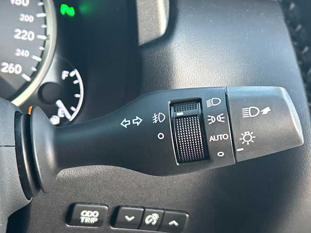 レクサス ＮＸ 愛媛県 2019(平31)年 6.9万km ソニッククォーツ 純正ナビ/ブラインドスポットモニター/バックカメラ/衝突軽減システム/シートヒーター/ビルトインETC/コーナーセンサー前後/合皮シート/クルーズコントロール追従あり/ドライブレコーダー前後/レーンキープアシスト/オートハイビーム/フォグランプ/パドルシフト/スマートキー/横滑り防止装置/純正フロアマット/純正17AW