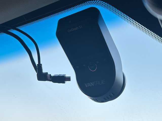 レクサス ＮＸ 愛媛県 2019(平31)年 6.9万km ソニッククォーツ 純正ナビ/ブラインドスポットモニター/バックカメラ/衝突軽減システム/シートヒーター/ビルトインETC/コーナーセンサー前後/合皮シート/クルーズコントロール追従あり/ドライブレコーダー前後/レーンキープアシスト/オートハイビーム/フォグランプ/パドルシフト/スマートキー/横滑り防止装置/純正フロアマット/純正17AW