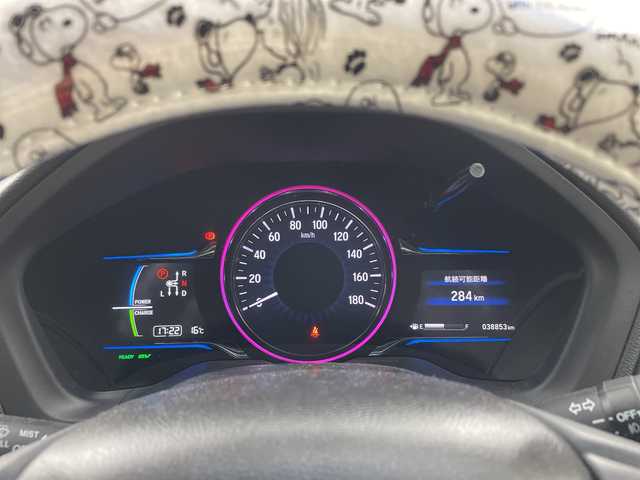 ホンダ ヴェゼル ハイブリッド Z 兵庫県 2015(平27)年 3.9万km ルーセブラックM ・純正ナビ/CD/Bluetooth/TV/HDMI/USB/・バックカメラ/・ビルトインETC/・クルーズコントロール/・あんしんパッケージ/・シティブレーキアクティブシステム/・前席用i-サイドエアバッグシステム/・サイドカーテンエアバッグシステム/・コンフォートビューパッケージ/・ＬＥＤヘッドライト/・運転席／助手席シートヒーター/・コンビシート＆専用インテリア/・アルミパッケージ/・１７インチアルミホイール（スポーツタイプ）/・ルーフレール/・オートライト/・前後ドライブレコーダー/・スマートキー/・プッシュスタート