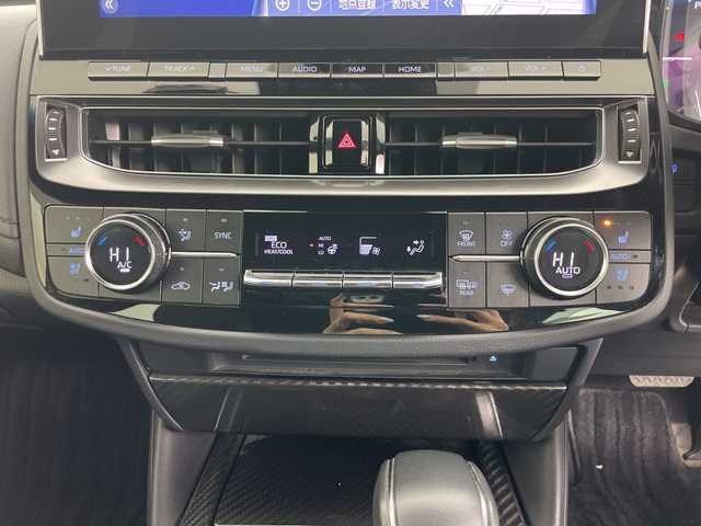 トヨタ クラウン ハイブリッド RS アドバンス Four 道央・札幌 2021(令3)年 5.8万km プレシャスホワイトパール ・ワンオーナー/・4WD/・寒冷地仕様/・純正ナビ&TV&CD&DVD&BT&SD&Miracast/・バックカメラ/・トヨタセーフティセンス/・ブラインドスポットモニター/・レーダークルーズコントロール/・ヘッドアップディスプレイ/・レザーシート/・前席パワーシート/・前席シートヒーター/・前席ベンチレーション/・置くだけ充電/・社外前後ドライブレコーダー/・AC100V/・純正エンジンスターター/・LEDヘッドライト/・オートライト/・スマートキー