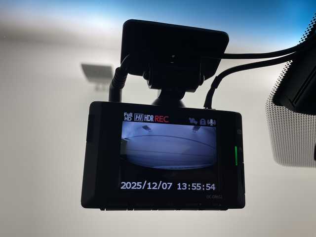 トヨタ クラウン ハイブリッド RS アドバンス Four 道央・札幌 2021(令3)年 5.8万km プレシャスホワイトパール ・ワンオーナー/・4WD/・寒冷地仕様/・純正ナビ&TV&CD&DVD&BT&SD&Miracast/・バックカメラ/・トヨタセーフティセンス/・ブラインドスポットモニター/・レーダークルーズコントロール/・ヘッドアップディスプレイ/・レザーシート/・前席パワーシート/・前席シートヒーター/・前席ベンチレーション/・置くだけ充電/・社外前後ドライブレコーダー/・AC100V/・純正エンジンスターター/・LEDヘッドライト/・オートライト/・スマートキー