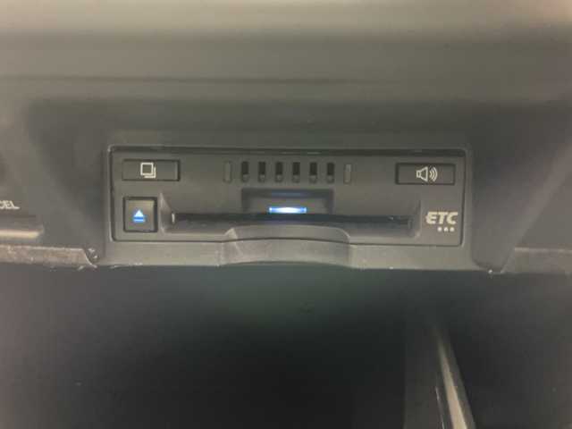 トヨタ クラウン ハイブリッド RS アドバンス Four 道央・札幌 2021(令3)年 5.8万km プレシャスホワイトパール ・ワンオーナー/・4WD/・寒冷地仕様/・純正ナビ&TV&CD&DVD&BT&SD&Miracast/・バックカメラ/・トヨタセーフティセンス/・ブラインドスポットモニター/・レーダークルーズコントロール/・ヘッドアップディスプレイ/・レザーシート/・前席パワーシート/・前席シートヒーター/・前席ベンチレーション/・置くだけ充電/・社外前後ドライブレコーダー/・AC100V/・純正エンジンスターター/・LEDヘッドライト/・オートライト/・スマートキー