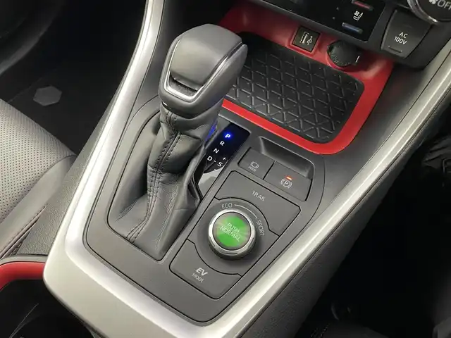 トヨタ ＲＡＶ４ HV アドベンチャー オフロードPKGⅡ 埼玉県 2024(令6)年 0.2万km 緑Ⅱ 純正10.5インチナビ/シートヒーター/シートベンチレーション/シートメモリー/ステアリングヒーター/トヨタセーフティーセンス/パーキングサポートブレーキ/パノラミックビューモニター/ブラインドスポットモニター/レーダークルーズコントロール/アドベンチャークロスバー/LEDオートライト/オートハイビーム/自動防眩インナーミラー/ビルトインETC2.0/ドラレコ前後