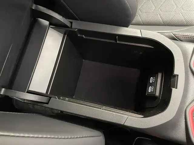 トヨタ ＲＡＶ４ HV アドベンチャー オフロードPKGⅡ 埼玉県 2024(令6)年 0.2万km 緑Ⅱ 純正10.5インチナビ/シートヒーター/シートベンチレーション/シートメモリー/ステアリングヒーター/トヨタセーフティーセンス/パーキングサポートブレーキ/パノラミックビューモニター/ブラインドスポットモニター/レーダークルーズコントロール/アドベンチャークロスバー/LEDオートライト/オートハイビーム/自動防眩インナーミラー/ビルトインETC2.0/ドラレコ前後