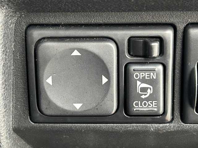 日産 ジューク 15RX 福岡県 2011(平23)年 7.8万km ラディアントレッド 社外ナビ（Ｂｌｕｅｔｏｏｔｈ，フルセグＴＶ）　/前後ドライブレコーダー　/ＥＴＣ　/電動格納式ドアミラー　/オートライト　/ドアバイザー　/リモコンキー　/純正フロアマット　/社外アルミホイールスタッドレスタイヤ車載
