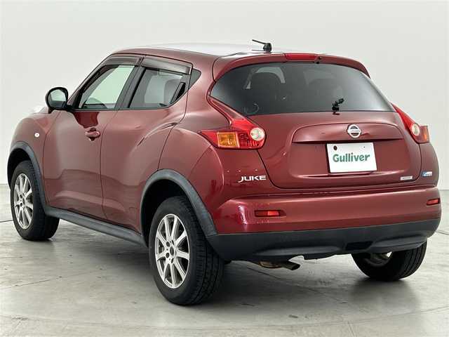 日産 ジューク 15RX 福岡県 2011(平23)年 7.8万km ラディアントレッド 社外ナビ（Ｂｌｕｅｔｏｏｔｈ，フルセグＴＶ）　/前後ドライブレコーダー　/ＥＴＣ　/電動格納式ドアミラー　/オートライト　/ドアバイザー　/リモコンキー　/純正フロアマット　/社外アルミホイールスタッドレスタイヤ車載