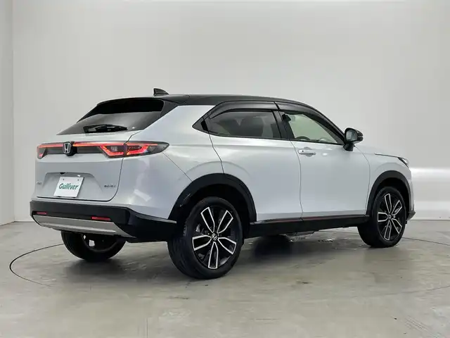ホンダ ヴェゼル ハイブリッド e:HEV PLaY 埼玉県 2022(令4)年 1.3万km プレミアムサンライトホワイトパール 純正９型ナビ　フルセグＴＶ　カープレイ　パノラマルーフ　ハーフホワイトレザー　シートヒーター　ステアリングヒーター　電動リアゲート　衝突軽減　バックカメラ　コーナーセンサー　アダプティブクルーズ