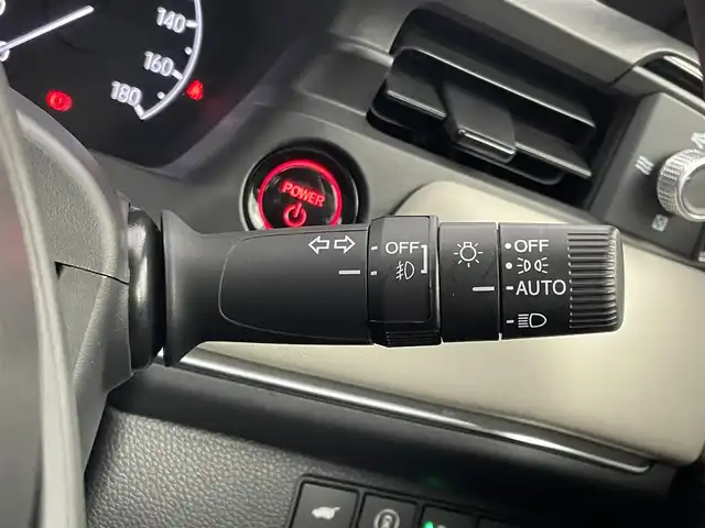 ホンダ ヴェゼル ハイブリッド e:HEV PLaY 埼玉県 2022(令4)年 1.3万km プレミアムサンライトホワイトパール 純正９型ナビ　フルセグＴＶ　カープレイ　パノラマルーフ　ハーフホワイトレザー　シートヒーター　ステアリングヒーター　電動リアゲート　衝突軽減　バックカメラ　コーナーセンサー　アダプティブクルーズ