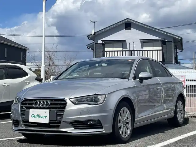 アウディ Ａ３ セダン 1．4 TFSI 静岡県 2016(平28)年 7.8万km シルバー ユーザー買取車両/純正MOPナビ/　【CD/BT/地デジTV】/純正16インチAW/レーダークルーズコントロール/パドルシフト/ビルトインETC2.0/ドライブレコーダー/バックカメラ/電動パーキングブレーキ/新車時保証書/取扱説明書/スペアキー×1