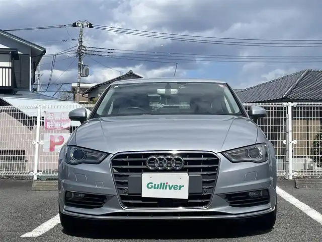 アウディ Ａ３ セダン 1．4 TFSI 静岡県 2016(平28)年 7.8万km シルバー ユーザー買取車両/純正MOPナビ/　【CD/BT/地デジTV】/純正16インチAW/レーダークルーズコントロール/パドルシフト/ビルトインETC2.0/ドライブレコーダー/バックカメラ/電動パーキングブレーキ/新車時保証書/取扱説明書/スペアキー×1