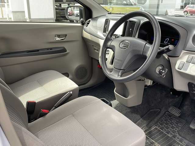 ダイハツ ミラ イース Xf SA 山形県 2014(平26)年 6.8万km ロイヤルブルーマイカメタリック ・スマートアシスト/・社外HDDナビ/CD/DVD/ワンセグTV/・ETC/・アイドリングストップ/・横滑り防止装置/・キーレスキー/・ホイル付ノーマルタイヤ車載
