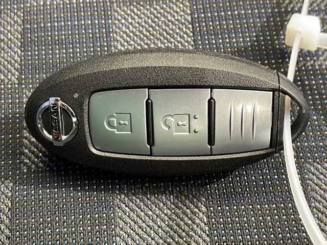 日産 デイズ ハイウェイスターX 栃木県 2022(令4)年 0.8万km アメジストパープル 純正9インチナビ/（BT/CD/USB/DVD/TV)/全方位カメラ/前後コーナーセンサー/前方ドラレコ/オートライト/LEDヘッドライト/横滑り防止装置/フォグランプ/スマートキー/プッシュスタート/アイドリングストップ/ステアリングスイッチ/電動格納ミラー/純正アルミホイール/純正フロアマット