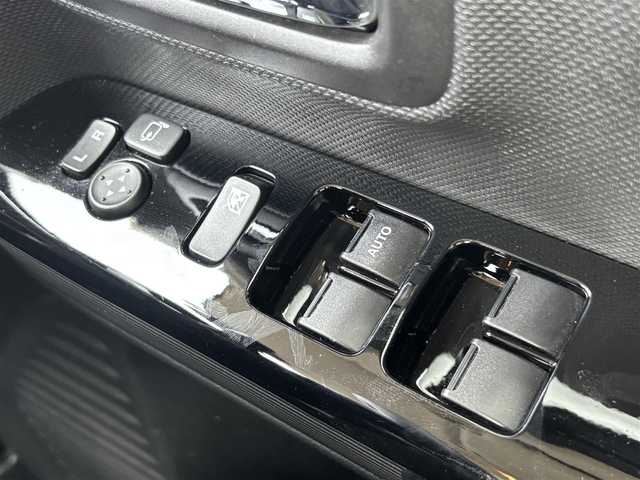 スズキ スペーシア カスタム HYBRID XS 福岡県 2021(令3)年 3.3万km ブルーイッシュブラックパール3 横滑り防止機能/レーンキープアシスト/盗難防止装置/ドラレコ/衝突被害軽減システム/カーテンエアバック/パーキングアシスト/バックカメラ/アイドリングストップ/ACC/純正ナビ/Bluetooth/SD/USB/ipod/フルセグTV/ビルトインETC/ベンチシート/純正フロアマット/純正AW/ハーフレザー/シートヒーター/両側パワースライドドア