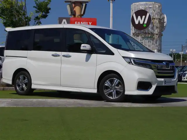 ホンダ ステップワゴン スパーダ eHEV G EXホンダS 千葉県 2021(令3)年 2.2万km プラチナホワイトパール ホンダセンシング/・衝突軽減ブレーキ（CMBS）/・車線維持支援システム（LKAS）/・アダプティブクルーズコントロール（ACC）/・後方誤発進抑制機能/・誤発進抑制機能/両側パワースライドドア/純正メモリーナビ/地デジTV/【DVD/CD再生機能　Bluetooth接続】/マルチビューカメラシステム/ドライブレコーダー（前後撮影）/フリップダウンモニター/革巻きステアリング/ステアリングスイッチ/ETC（2.0）/LEDヘッドライト/フォグライト/ウインカーミラー/純正16インチアルミホイル/サイド/カーテンエアバッグ/Honda スマートキー