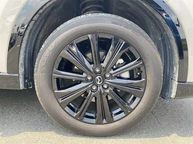 マツダ ＣＸ－８ XD スポーツアピアランス 福岡県 2023(令5)年 1.4万km プラチナクォーツメタリック ・１オーナー/・レーダークルーズコントロール/・純正メモリーナビ／ＵＳＢ／Ｂｌｕｅｔｏｏｔｈ／ＡｐｐｌｅＣａｒＰｌａｙ／ＣＤ／ＤＶＤ/・全方位カメラ/・黒革シート／シートヒーター/・前後ドライブレコーダー/・フルセグ/・社外ETC/・純正19AW/・プッシュスタート/・パーキングアシスト/・スマートキー/・スペアキー/・3列シート/・フルフラットシート/・パワーシート/・レーンキープアシスト/・オートライト/・LEDライト/・オートホールド/・ステアリングヒーター/・BOSEスピーカー/・保証書/・取扱説明書/・記録簿