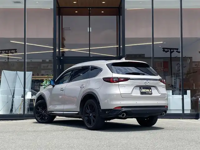 マツダ ＣＸ－８ XD スポーツアピアランス 福岡県 2023(令5)年 1.4万km プラチナクォーツメタリック ・１オーナー/・レーダークルーズコントロール/・純正メモリーナビ／ＵＳＢ／Ｂｌｕｅｔｏｏｔｈ／ＡｐｐｌｅＣａｒＰｌａｙ／ＣＤ／ＤＶＤ/・全方位カメラ/・黒革シート／シートヒーター/・前後ドライブレコーダー/・フルセグ/・社外ETC/・純正19AW/・プッシュスタート/・パーキングアシスト/・スマートキー/・スペアキー/・3列シート/・フルフラットシート/・パワーシート/・レーンキープアシスト/・オートライト/・LEDライト/・オートホールド/・ステアリングヒーター/・BOSEスピーカー/・保証書/・取扱説明書/・記録簿