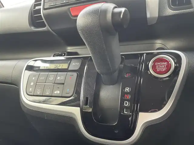 ホンダ Ｎ ＢＯＸ G Lパッケージ 愛知県 2017(平29)年 3.4万km クリスタルブラックパール /禁煙車//純正メモリーナビ(VXM-174CSi)//ワンセグTV//バックカメラ/ビルトインETC//360°スーパーUV・IRカットガラス//左側パワースライドドア//ハロゲンヘッドライト//ステアリングスイッチ//アレルクリーンシート//プラズマクラスター//後席サンシェード//ヒルスタートアシスト//ECONモード//アイドリングストップ//プッシュスタート//電動格納ミラーウインカー//純正フロアマット//純正ドアバイザー//新車保証書/取扱説明書