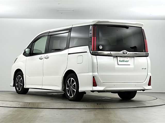 トヨタ ノア Si ダブルバイビーⅢ 愛知県 2021(令3)年 4.2万km ホワイトパールクリスタルシャイン 純正9型ナビ【CD/DVD/Bluetooth/フルセグ】/純正フリップダウンモニター/バックカメラ/ビルドインETC/前後ドライブレコーダー/両側パワースライドドア/クルーズコントロール/トヨタセーフティーセンス/・レーンキープアシスト/・衝突軽減ブレーキ/・オートマチックハイビーム/ウォークスルー/純正16インチアルミホイール/純正フロアマット/純正ドアバイザー/ウィンカーミラー/禁煙車