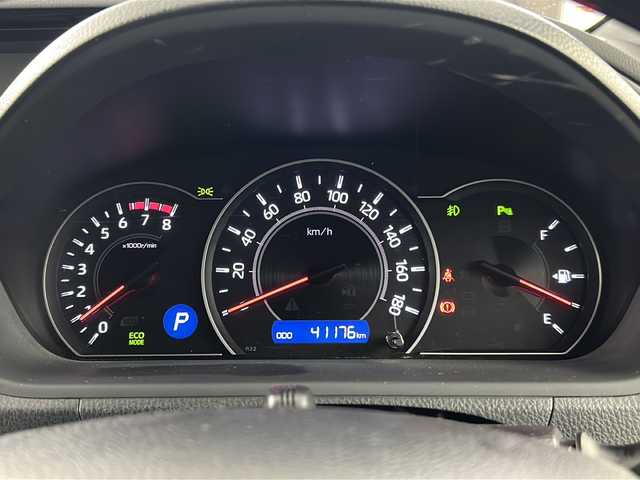トヨタ ノア Si ダブルバイビーⅢ 愛知県 2021(令3)年 4.2万km ホワイトパールクリスタルシャイン 純正9型ナビ【CD/DVD/Bluetooth/フルセグ】/純正フリップダウンモニター/バックカメラ/ビルドインETC/前後ドライブレコーダー/両側パワースライドドア/クルーズコントロール/トヨタセーフティーセンス/・レーンキープアシスト/・衝突軽減ブレーキ/・オートマチックハイビーム/ウォークスルー/純正16インチアルミホイール/純正フロアマット/純正ドアバイザー/ウィンカーミラー/禁煙車