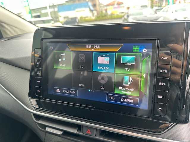 日産 ノート X 大阪府 2021(令3)年 1.6万km ピュアホワイトパール 純正９インチナビ　/フルセグ　/Ｂｌｕｅｔｏｏｔｈ　/バックカメラ　/ドライブレコーダー　/前後コーナーセンサー　/ＬＥＤヘッドライト　/オートハイビーム　/フロアーマット　/サイドバイザー　/ＥＴＣ