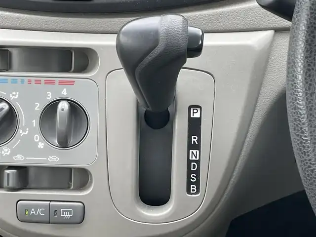 ダイハツ ミラ イース L 道央・札幌 2012(平24)年 11.2万km コットンアイボリー 社外オーディオ/AM/FM/CD/AUX/エコアイドル/リモコンキー/ハロゲンヘッドライト/ヘッドライトレベライザー/純正フロアマット/ドアバイザー