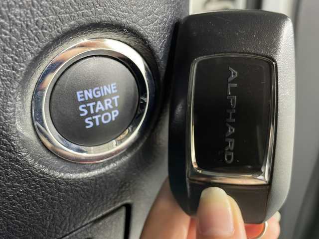トヨタ アルファード S Cパッケージ 広島県 2019(令1)年 4万km ホワイトパールクリスタルシャイン ツインムーンルーフ/ALPINE11型ナビ/ALPINE後席モニター/三眼LEDヘッドライト/パワーバックドア/パワーシート/ポジションメモリー/シートヒーター/ベンチレーション/ステアリングヒーター/パワーオットマン/両側パワースライドドア/バックカメラ/セーフティセンス/・プリクラッシュセーフティ/・レーンディパーチャーアラート/・アダプティブハイビーム/・レーダークルーズコントロール/純正18インチAW/ETC/USB/HDMI入力端子