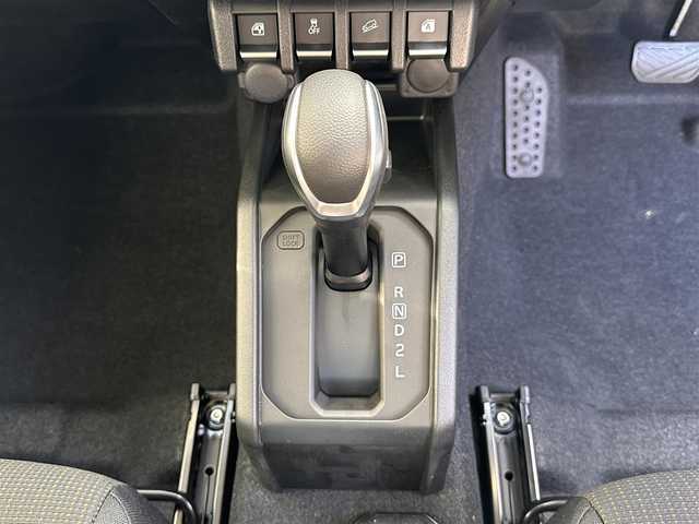 スズキ ジムニー シエラ JC 滋賀県 2025(令7)年 0.1千km ジャングルグリーン 登録済未使用車/シートヒーター/クルーズコントロール/オートライト/オートハイビーム/ＬＥＤ/ダウンヒルアシストコントロール/後方クリアランスソナー/レーンキープアシスト/衝突軽減システム/電格ミラー/スマートキー/プッシュスタート