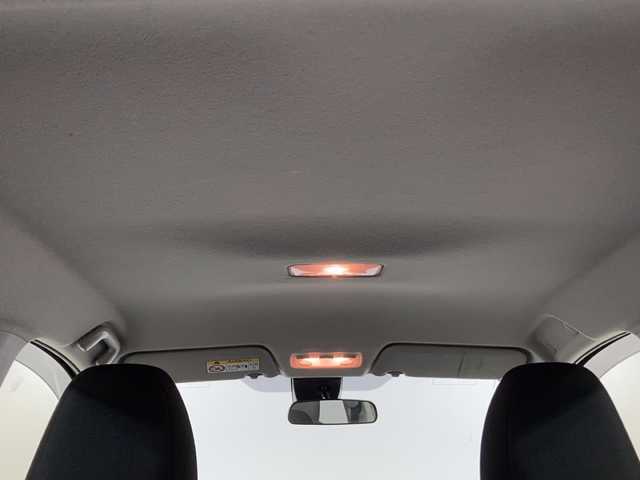 トヨタ ヴィッツ F セーフティーエディションⅢ 沖縄県 2019(平31)年 3.1万km ボルドーマイカメタリック 禁煙車/ワンオーナー/純正ナビ（NSZT-W68T）/　フルセグ　Bluetooth DVD再生　CD　ラジオ/プリクラッシュセーフティ/レーンディパーチャーアラート/クリアランスソナー/オートハイビーム/ステアリングスイッチ/アイドリングストップ/プッシュスタート/スマートキー/電格ミラー/純正フロアマット/新車保証書/取り扱い説明書
