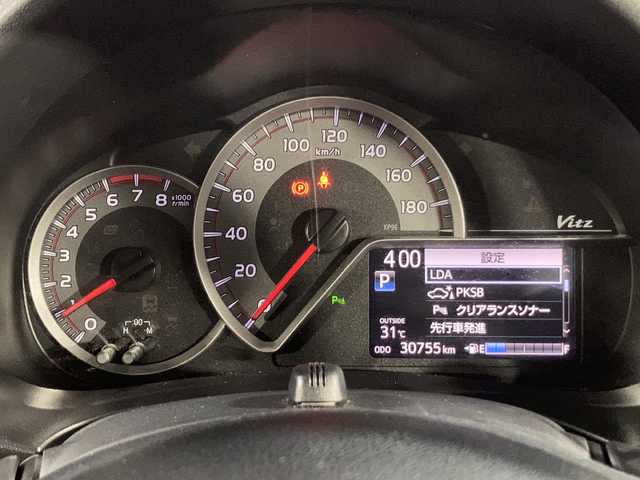 トヨタ ヴィッツ F セーフティーエディションⅢ 沖縄県 2019(平31)年 3.1万km ボルドーマイカメタリック 禁煙車/ワンオーナー/純正ナビ（NSZT-W68T）/　フルセグ　Bluetooth DVD再生　CD　ラジオ/プリクラッシュセーフティ/レーンディパーチャーアラート/クリアランスソナー/オートハイビーム/ステアリングスイッチ/アイドリングストップ/プッシュスタート/スマートキー/電格ミラー/純正フロアマット/新車保証書/取り扱い説明書