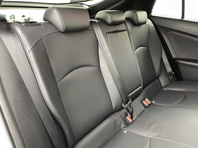 トヨタ プリウス A ツーリングセレクション 福島県 2016(平28)年 5.8万km ホワイトパールクリスタルシャイン トヨタセーフティーセンス　/・PCS/・レーダークルーズコントロール/・オートハイビーム/・HUD/・クリアランスソナー/バックカメラ　/純正ＳＤナビ/【AM/FM/DVD/CD/Bluetooth/フルセグ】/型式：DSZT-YC4T/ドライブレコーダー　/レザーシート　/シートヒーター　/プッシュスタート　/・スマートキー　/ＥＴＣ　/ＬＥＤライト　/・オートライト　/・ウィンカーミラー/ステアリングスイッチ/・革巻きステアリング/・チルトステアリング/横滑り防止装置/・アイドリングストップ