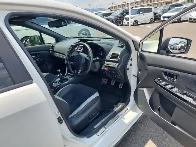 スバル ＷＲＸ ＳＴＩ EJ20 ファイナルED 東京都 2020(令2)年 3万km クリスタルホワイトP 555台限定車/STIスタイルパッケージ/STIフレキシブルタワーバー/STIフレキシブルドロースティフナー/STIフレキシブルサポートサブフレームリヤ/HKS製マフラー〔ハイパワー スペックL〕/HKS製メタルキャタライザー/HKS製ブローオフバルブ〔スーパーSQV IV〕/大型トランクスポイラー/ルーフパネルカーボンラッピング/純正8インチナビ〔Panasonic　CN-LX840D〕/　・フルセグTV/　・Bluetooth接続/　・ブルーレイ/DVD/CD/　・SDミュージックサーバー/　・USB/　・AM/FMラジオ/純正バックカメラ/純正ドライブレコーダー/ビルトインETC/レーダー探知機〔ZERO 707LV〕/純正RECARO製ハーフレザーシート/パワーシート/シートヒーター/純正19インチアルミ〔BBS製〕/フットランプ/LEDアクセサリーライナー/STIドアハンドルプロテクター/プッシュスタート/スマートキー×２/フロアマット/保証書/取扱説明書