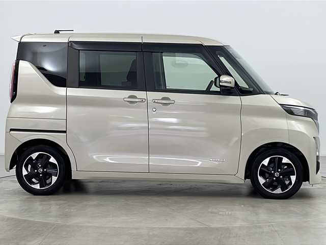日産 ルークス HWS X プロパイロットED 福島県 2020(令2)年 3.3万km フローズンバニラパール ・純正ナビ&フルセグTV&CD&DVD&BT/・両側パワースライドドア/・ハンズフリーパワースライドドア/・全方位カメラ/・プロパイロット/・エマージェンシーブレーキ/・前方衝突予測警報/・踏み間違い防止機能/・車線逸脱警報/・ふらつき警報機能/・先行車発進お知らせ/・アイドリングストップ/・横滑り防止装置/・純正ドライブレコーダー/・ステアリングスイッチ/・電動パーキングブレーキ/・純正フロアマット/・電動格納ミラー/・プッシュスタート/・LEDヘッドライトフォグ/・オートマチックハイビーム/・オートライト/・スマートキー/・取扱説明書